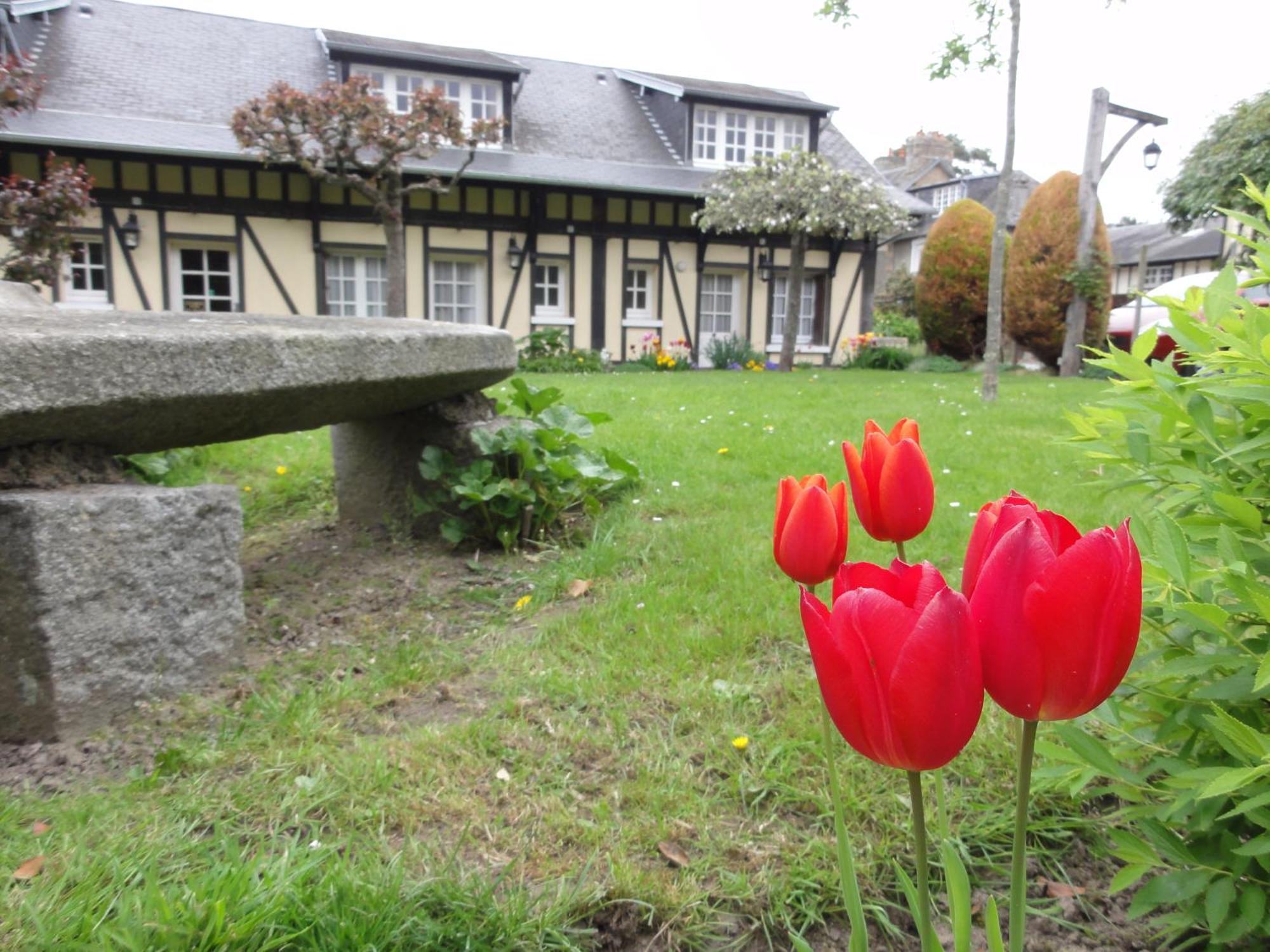 Hotel De La Croix D'Or Avranches Exterior foto