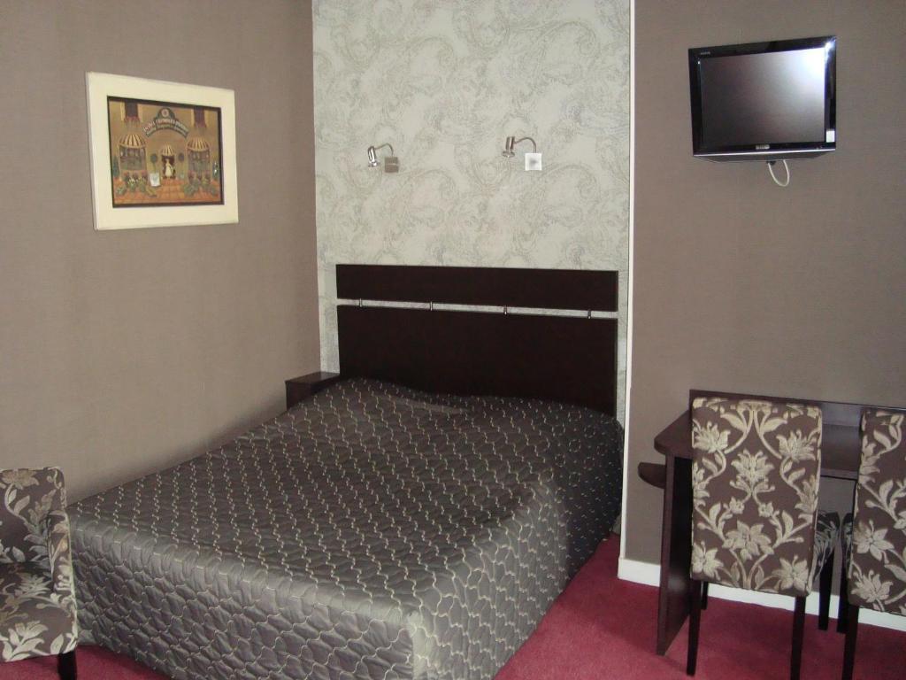 Hotel De La Croix D'Or Avranches Habitación foto