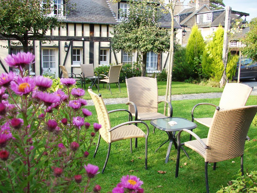 Hotel De La Croix D'Or Avranches Exterior foto