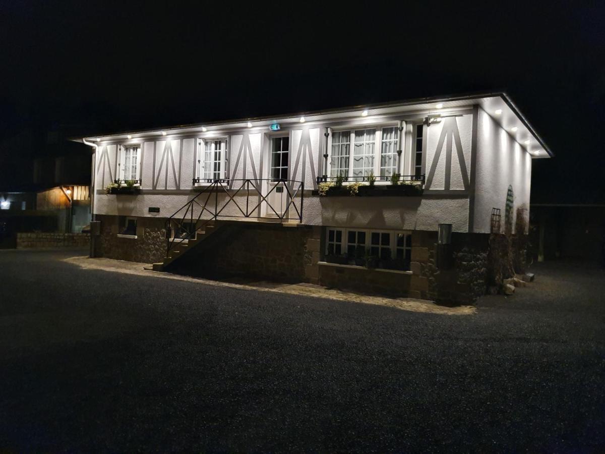Hotel De La Croix D'Or Avranches Exterior foto